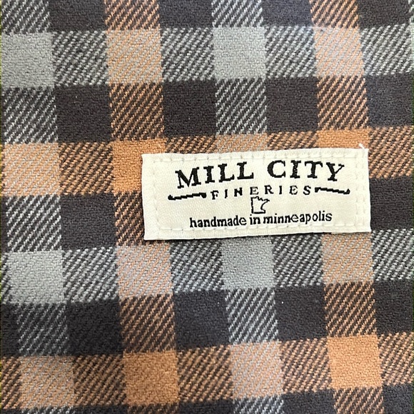 MILL CITY FINERIES Flannel Scarf - Picture 2 of 4